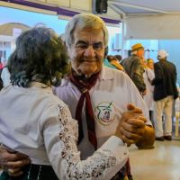 Dia dos Pais adiantado terá bailão gratuito em Balneário Camboriú