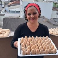 Moradora de Itajaí pede ajuda para comprar freezer e seguir fazendo salgados artesanais