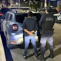 Homem é preso por se masturbar em supermercado de BC