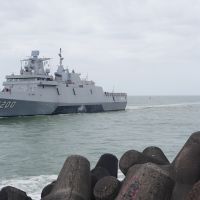 Fragata Tamandaré volta pra Itajaí após testes em alto mar