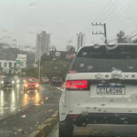 Chuva deixa o trânsito caótico em Itajaí e BC