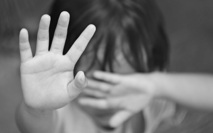 Familiares agrediram o homem até ele fugir do local (foto: envato)
