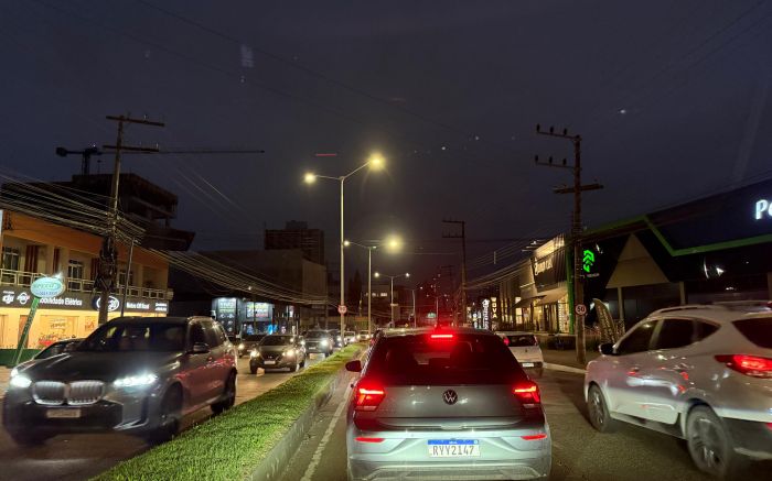 Engavetamento entre caminhões deixa 10 km de filas em Itajaí na BR 101