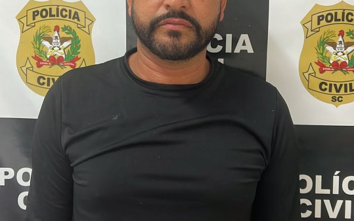 Criminosos ameaçaram matar a família do empresário para forçá-lo a transferir metade da empresa pra mãe de um sócio (Foto: Divulgação/PCSC)