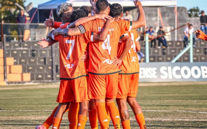 Assim como na fase anterior, o Camboriú vai ser mandante do primeiro jogo (Foto: Futebol na Rede)