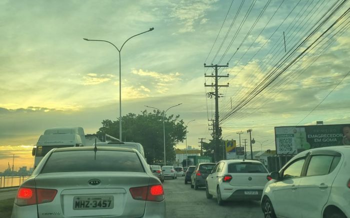 Segunda começa com lentidão no centro de Itajaí