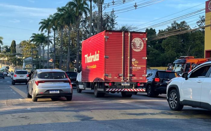BR 101 tem fluxo intenso; cidades têm trânsito pesado