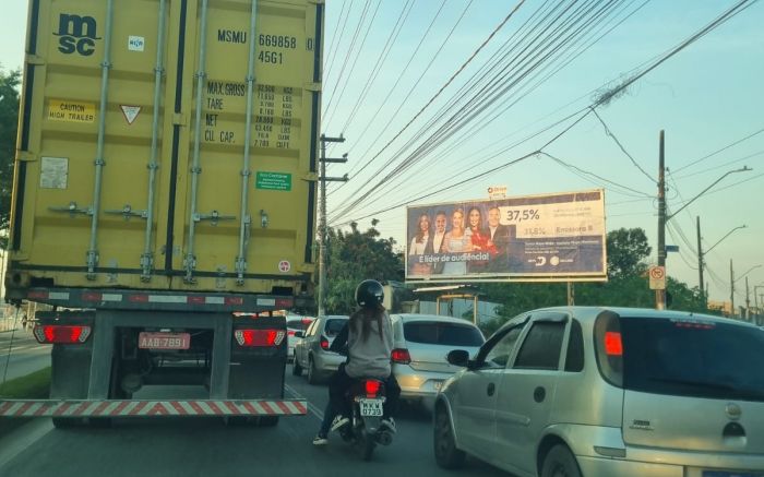 Trânsito tem lentidão do bairro Cordeiros ao centro de Itajaí
