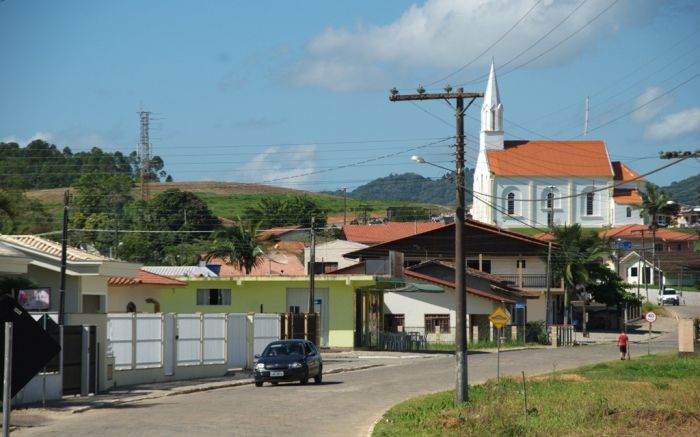 Três adolescentes denunciaram suposta abordagem imprópria do professor no último dia 14 (Foto: Arquivo)