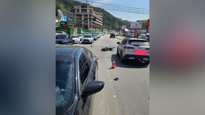 Ocorrência mobilizou Bombeiros e Samu na manhã de sexta (Foto: CBMSC/Divulgação)