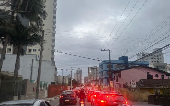 Caos continua no trânsito da região