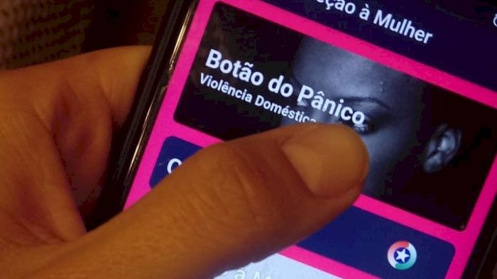 Dispositivo permite acionar a polícia com apenas um clique (Foto: Divulgação/PMSC)