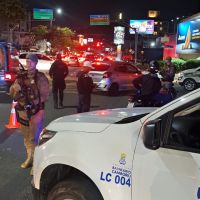 Blitz em BC aborda 228 veículos e apreende 14