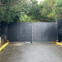 Donos de terrenos denunciam bloqueio no Morro do Careca; empresa nega