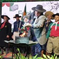 Chama Crioula abre a Festa Farroupilha 2025 em Camboriú