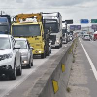 Semana começa com 40 km de fila na BR 101