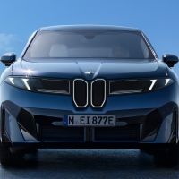 BMW lança iX3 elétrico com até 805 km de autonomia