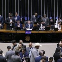 PEC da Blindagem é aprovada com votos de 13 dos 16 deputados catarinenses