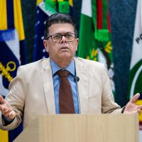Posse de Zé Ferreira expõe atraso na atualização do regimento da Câmara de Vereadores de Itajaí