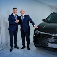 WEG carrega novos carros elétricos da frota oficial de Lula