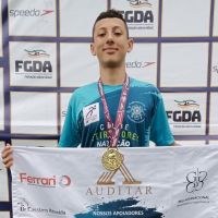 Nadador de Itajaí conquista quatro medalhas no Sul-Brasileiro infanto-juvenil