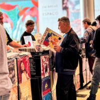 Feira de Vinil transforma o Itajaí Shopping em palco de música e nostalgia