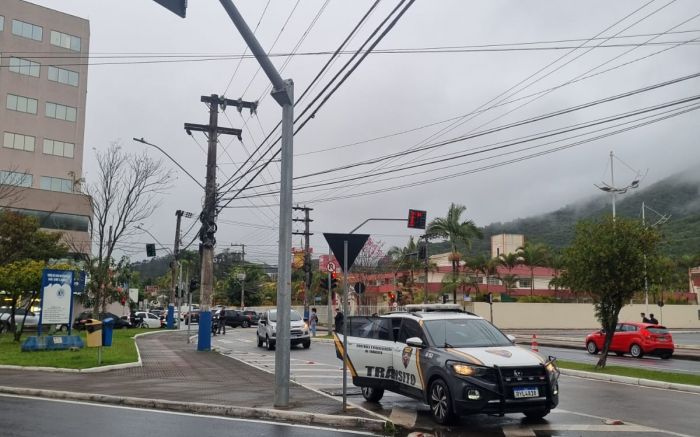 Acidente trava avenida Sete de Setembro