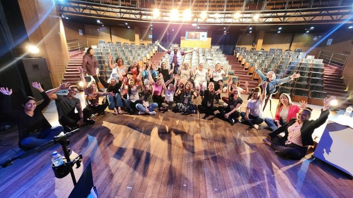 Festival leva a arte da contação de histórias para escolas, praças, bibliotecas e o Teatro Bruno Nitz (Foto: Divulgação/Cia Ler e Viver)