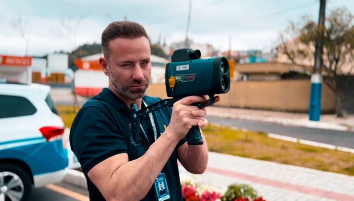 Radares móveis usados na pesquisa ainda não dão multas (Foto: PMBC/Divulgação)