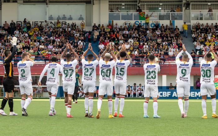 Dos quatro times da chave do Brusque, dois sobem para a Série B (Foto: Lucas Gabriel Cardoso)
