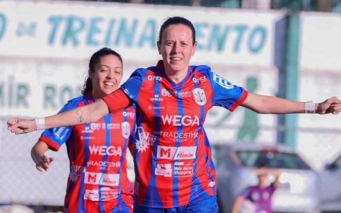 Rubro-Anil ficou com a segunda colocação do grupo B e vai enfrentar o Avaí/Kindermann (Foto: Olhar Esportivo)