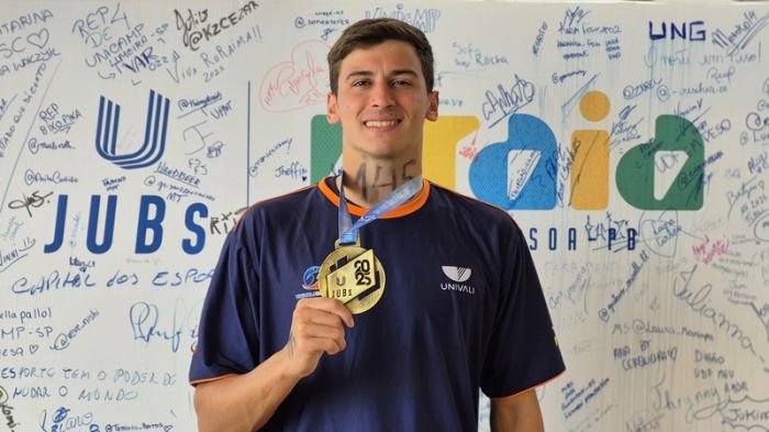Acadêmico de Educação Física, Lucas é atleta do Nadar e da seleção brasileira (Foto: Divulgação)