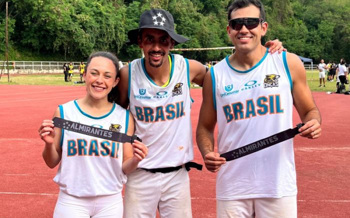 Gabriela, Mateus e Nicolas representaram o Almirantes na seleção brasileira (Foto: Eduardo Werner)