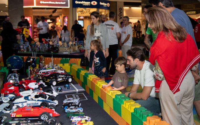 Esculturas feitas com Lego prometem encantar crianças e adultos no Itajaí Shopping (Foto: Divulgação)