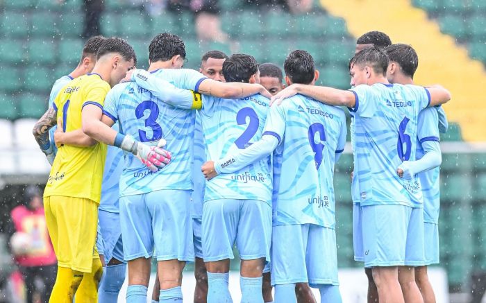 Gramado encharcado do Scarpelli prejudicou as duas equipes (Foto: Divulgação/Barra)