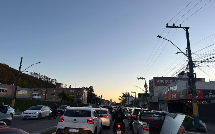Congestionamento toma conta da região