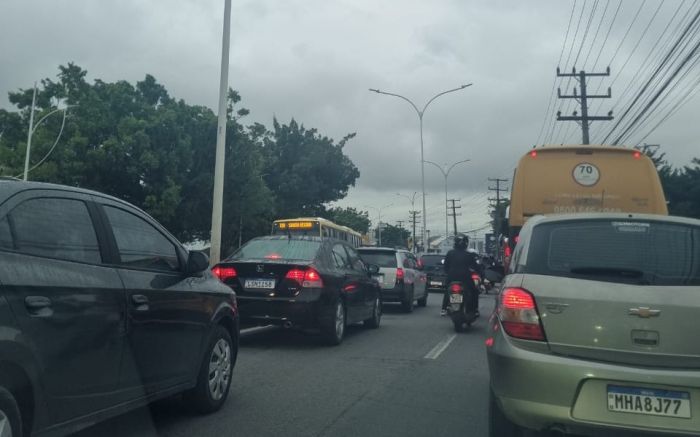 BR 101 tem congestionamento em Itajaí e Balneário Camboriú