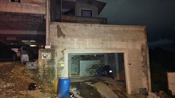 Vizinhos ajudaram a apagar o incêndio (Foto: Divulgação/CBMSC)