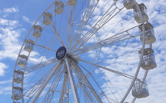 Roda-gigante do circo de Marcos Frota é uma das atrações do parque (Foto: João Batista)
