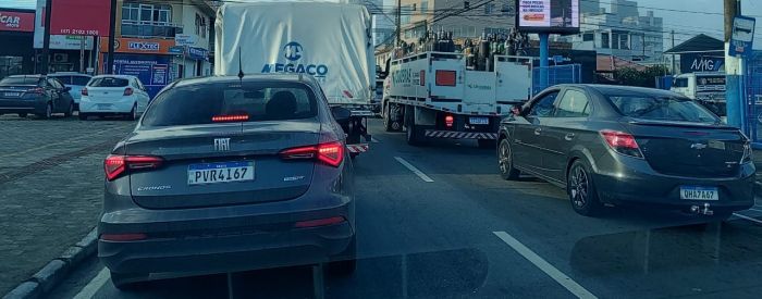 Começo da semana tem congestionamento pesado