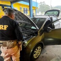 Carro clonado é recuperado pela PRF na BR 101