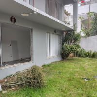 Construtora inicia demolição de casas abandonadas na quinta-feira