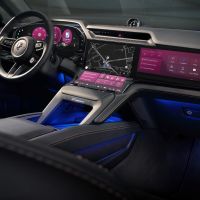O espetáculo digital do novo Porsche Cayenne Electric