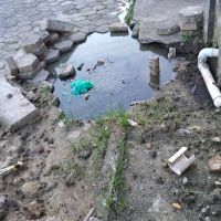 Moradores denunciam vazamento de esgoto