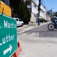 Ruas do Ariribá ganham novo asfalto; faixa inversa na avenida do Estado será desativada