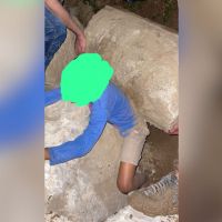 Menino fica soterrado por restos de construção em Itapema
