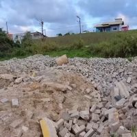 Vereador flagra desvio de lajotas da prefeitura em Balneário Piçarras