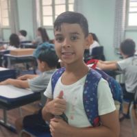 Menino de 11 anos quer reencontrar avós doentes em Roraima