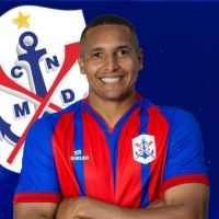 Marcílio anuncia a contratação do atacante Rone Carlos