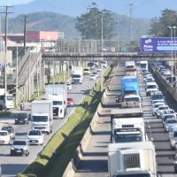 BR 101 tem congestionamento pesado nesta manhã